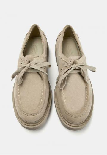 Ботинки на шнуровке