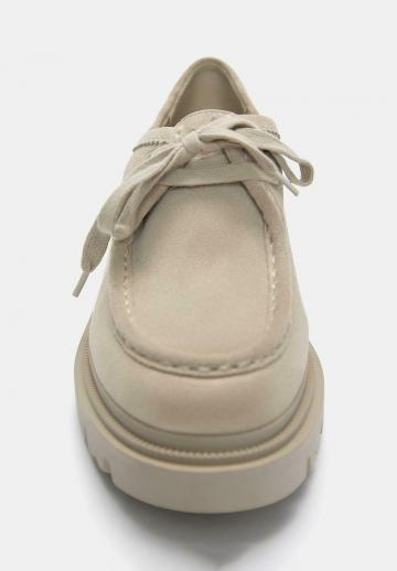 Ботинки на шнуровке