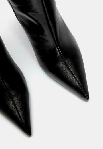 Высокие сапоги