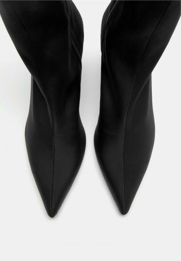 Высокие сапоги