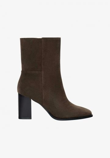 Полусапожки на высоком каблуке