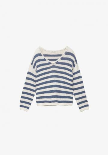 Пуловер с вырезом V