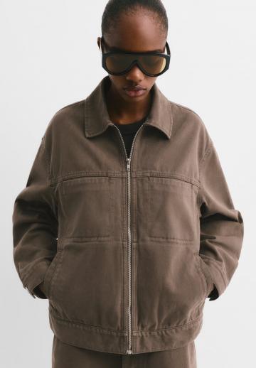 Куртка с накладнымит карманами