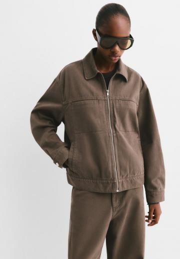 Куртка с накладнымит карманами