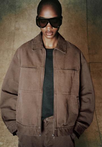 Куртка с накладнымит карманами