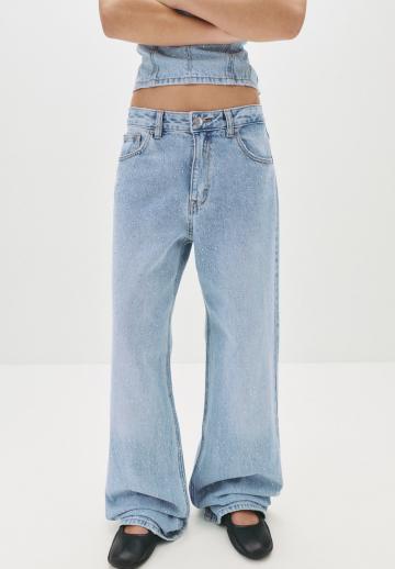 Прямые джинсы
