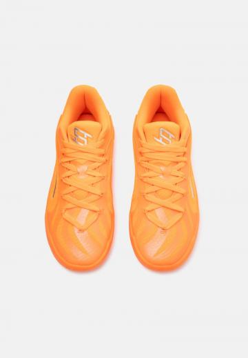 Кроссовки для зала