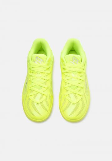 Кроссовки для зала