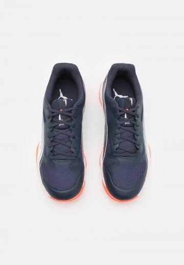 Кроссовки для зала