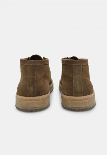 Ботинки на шнуровке