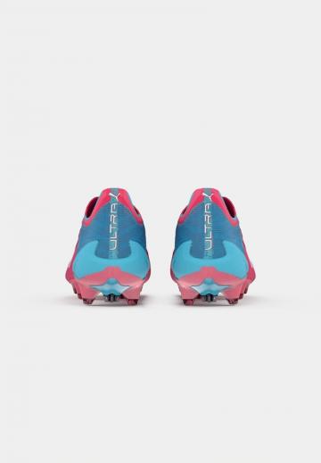 Футбольные бутсы