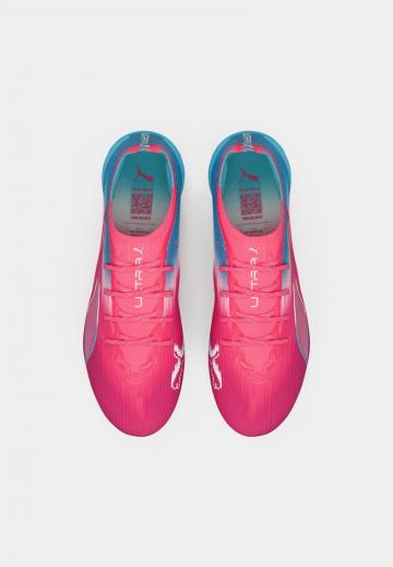 Футбольные бутсы