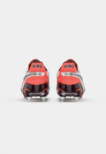 Футбольные бутсы