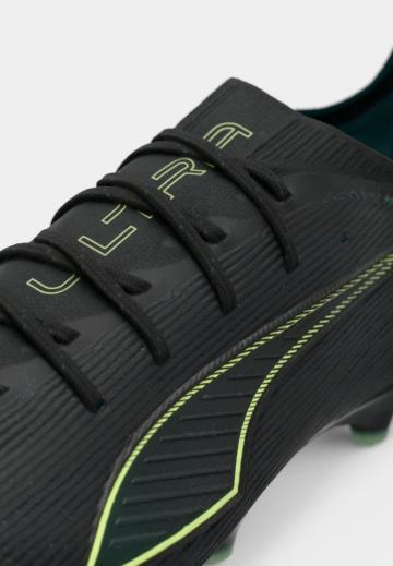 Футбольные бутсы