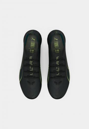 Футбольные бутсы