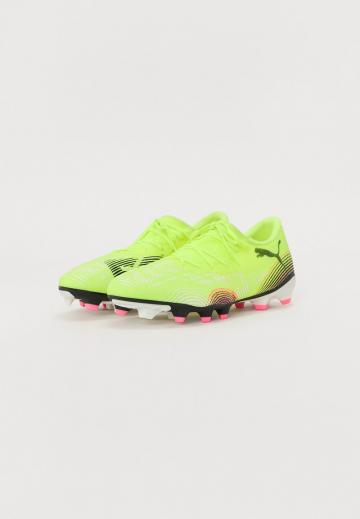 Футбольные бутсы