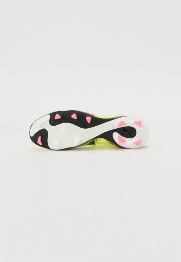 Футбольные бутсы