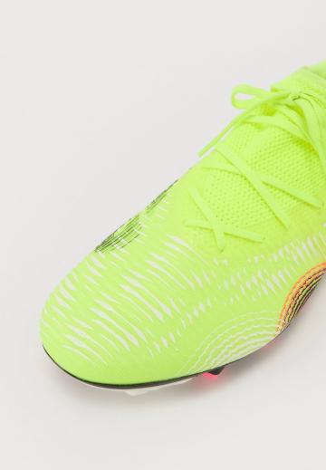 Футбольные бутсы