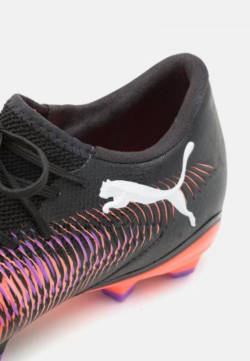 Футбольные бутсы