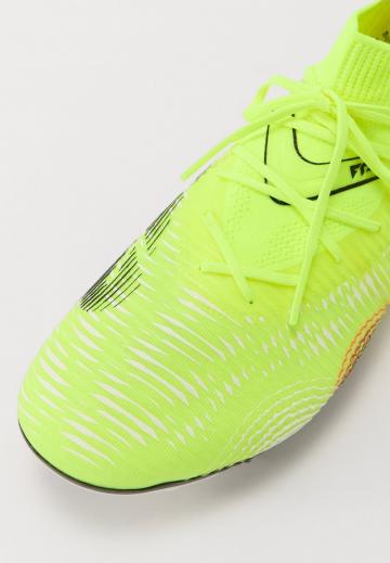 Футбольные бутсы