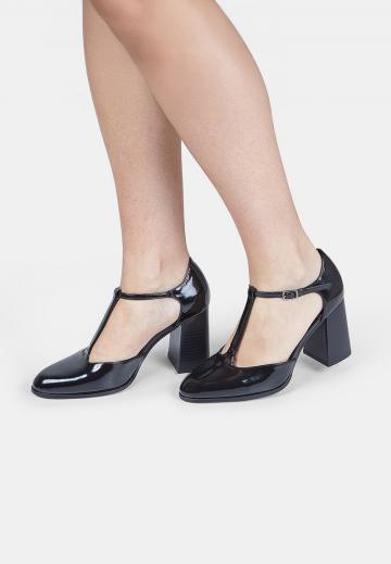 Туфли с ремешком