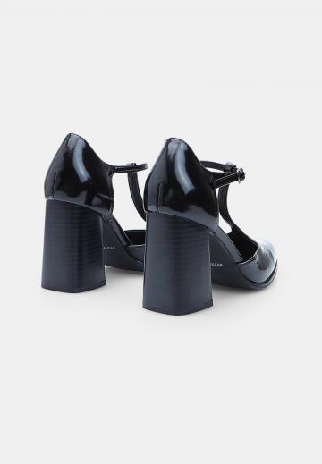 Туфли с ремешком