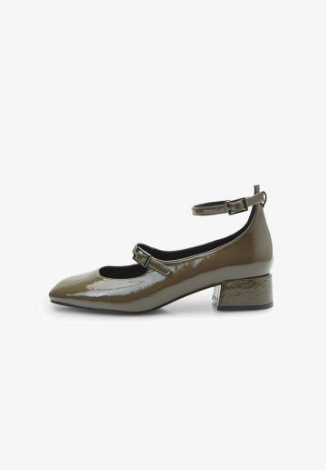 Туфли с ремешком