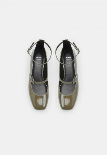 Туфли с ремешком