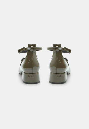 Туфли с ремешком