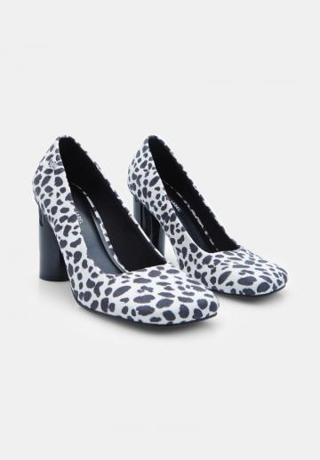 Туфли на высоком каблуке