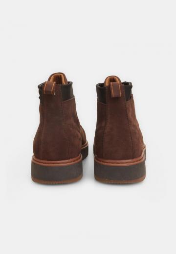 Ботинки на шнуровке