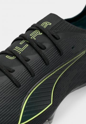 Футбольные бутсы