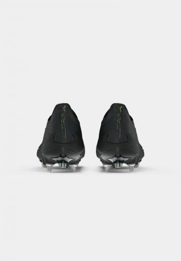 Футбольные бутсы