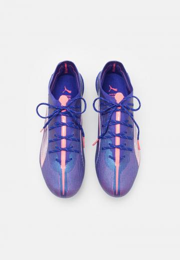 Футбольные бутсы