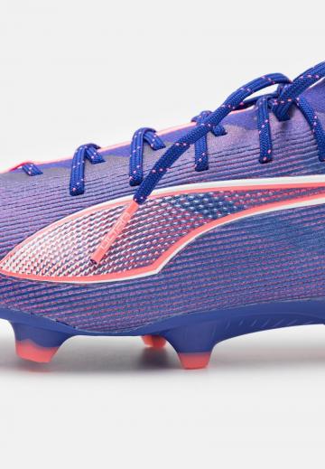 Футбольные бутсы