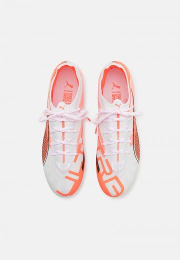 Футбольные бутсы