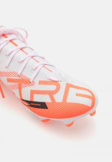 Футбольные бутсы