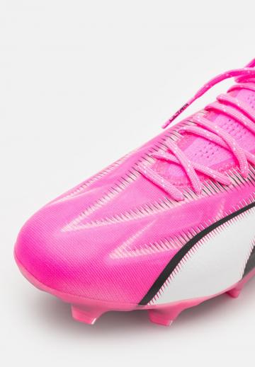 Футбольные бутсы