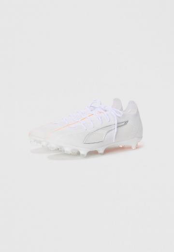 Футбольные бутсы