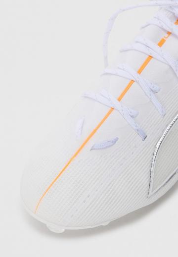 Футбольные бутсы