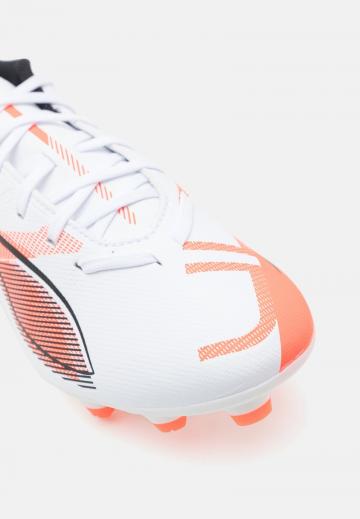 Футбольные бутсы