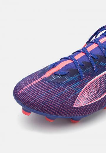 Футбольные бутсы