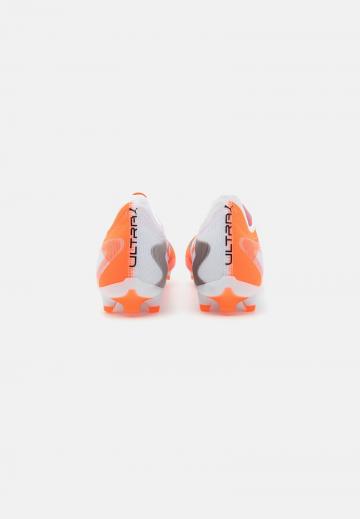 Футбольные бутсы