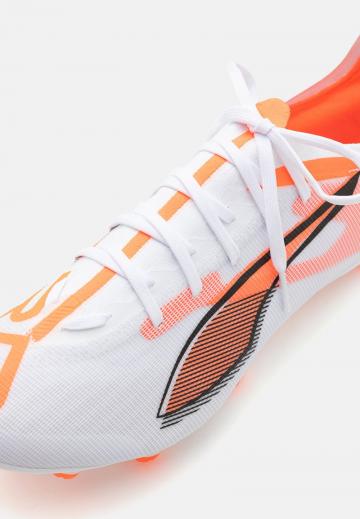 Футбольные бутсы