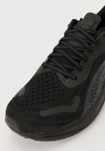 Беговые кроссовки