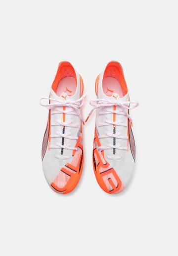 Футбольные бутсы