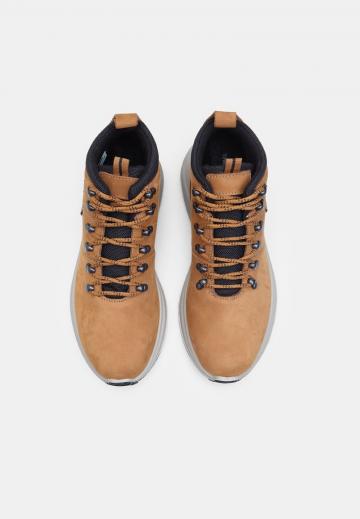 Ботинки на шнуровке