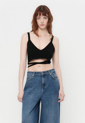 Топ на бретельках
