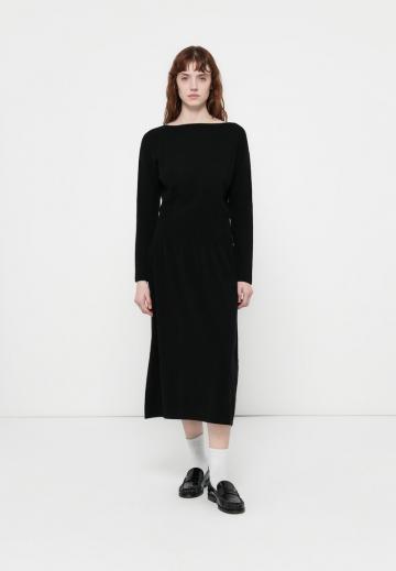 Вязаное платье