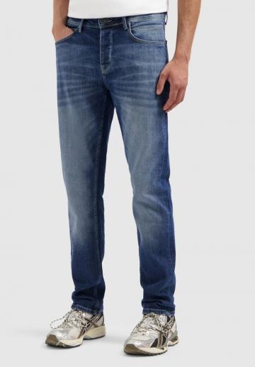 Узкие джинсы